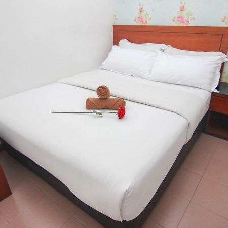 Rose Cottage Hotel Taman Daya Johor Bahru Zewnętrze zdjęcie